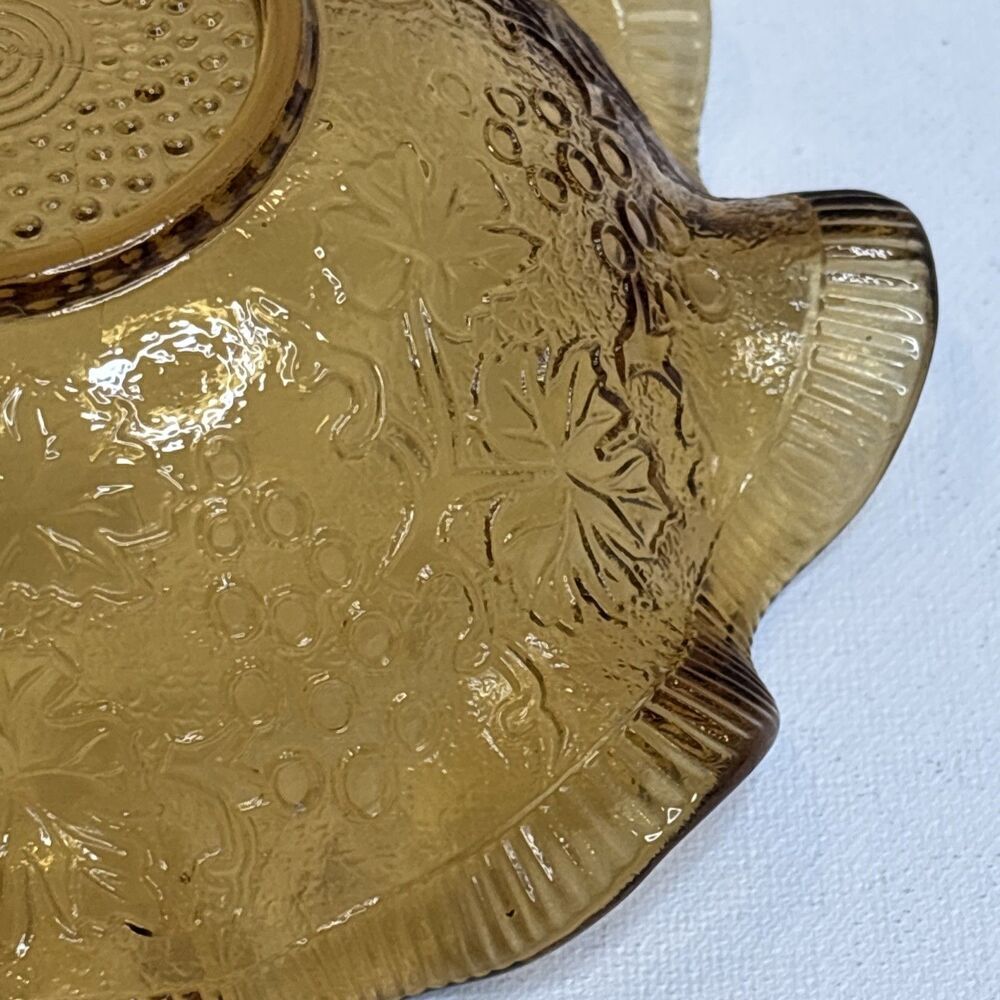 Vintage Green Amber Glass Ruffled Bowls Grapevine Pattern Candy Dish Set 2 - Picture 9 of 16